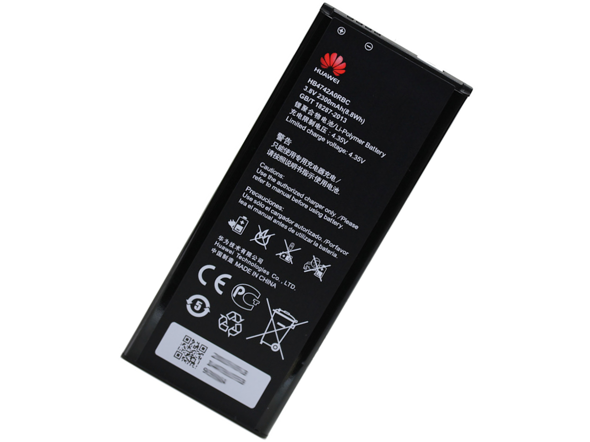 Opis:Originalna baterija proizvajalca HuaweiNajsodobnejša tehnologija omogoča veliko ciklov polnjenja in praznjenjaLi-Ion celice so prijazne okolju, obenem pa zagotavljajo delovanje brez spominskega učinkaTermično stikalo ščiti baterijske celice pred pregrevanjem, prenapolnitvijo in kratkim stikomVisoka kapaciteta baterije, podaljšan čas delovanja pri mirovanju naprave, zelo počasno samopraznjenjeBaterijo polnimo z originalnim ali nadomestnim polnilcemCertifikati CE in ROHSOriginalne oznake:HB4742A0RBWHB4742A0RBCPrimerno za:Huawei:Ascend G730, Ascend G730-L072, H30-T00, H30-T10, H30-U10, Hinor H30, Honor 3C Orange Yumo G470, Ascend G740 Orange Yumo G740Lastnosti:Proizvajalec: HuaweiVrsta: Li-IonNapetost: 3,8 VKapaciteta: 2.300 mAh (8,8 Wh)