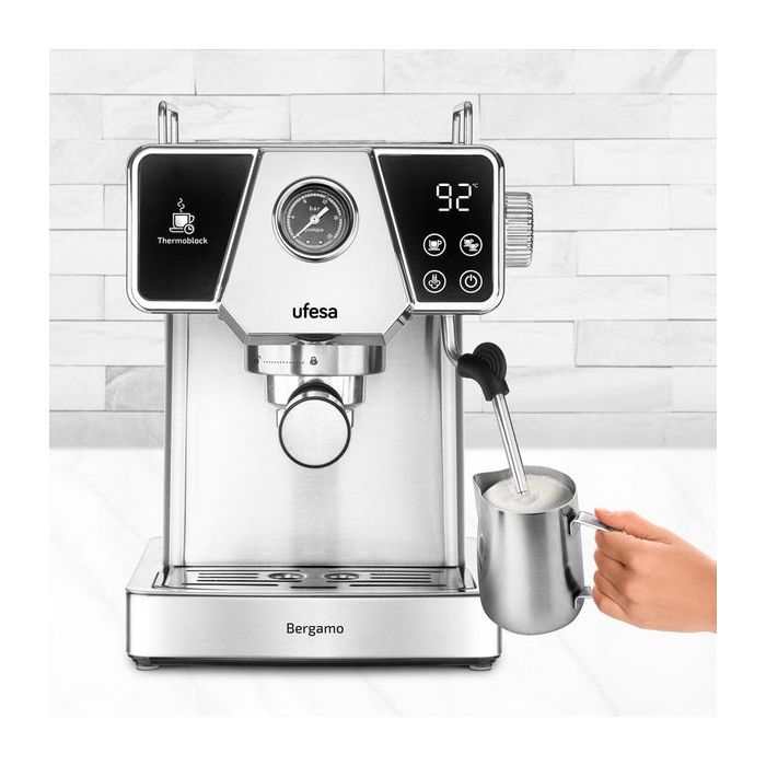 Ufesa UFESA Bergamo espresso aparat za mleti kavni prah, 20 barov pritiska, z manometrom, Thermoblock ogrevanjem in penilcem mleka - slika 4