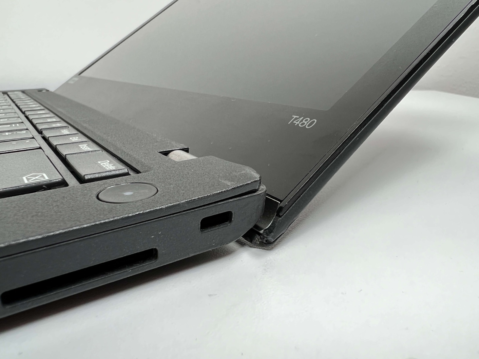 Prenosnik Lenovo ThinkPad T480 / i5 / RAM 8 GB / SSD Disk / 14,0″ FHD - slika 5