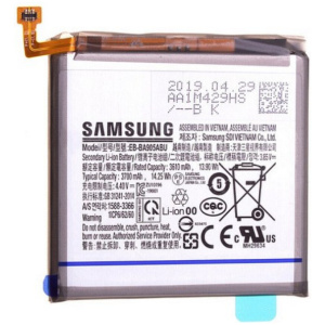 <b>Opis:</b><br><ul><li><b>Originalna baterija proizvajalca Samsung</b></li><li>Najsodobnejša tehnologija omogoča veliko ciklov polnjenja in praznjenja<br></li><li>Li-Polymer celice so prijazne okolju, obenem pa zagotavljajo delovanje brez spominskega učinka<br></li><li>Termično stikalo ščiti baterijske celice pred pregrevanjem, prenapolnitvijo in kratkim stikom<br></li><li>Visoka kapaciteta baterije, podaljšan čas delovanja pri mirovanju naprave, zelo počasno samopraznjenje</li><li>Baterijo polnimo z originalnim ali nadomestnim polnilcem</li><li>Certifikati CE in ROHS</li></ul><br><br><p><b>Originalne oznake:</b></p><ul><li>EB-BA905ABU<br></li><li>GH82-20346A</li></ul><br><br><p><b>Primerno za:</b></p><p>Samsung:</p><ul><li>Galaxy A80, SM-A805</li></ul><br><b>Lastnosti:</b><ul><li>Proizvajalec: Samsung</li><li>Vrsta: Li-Polymer</li><li>Napetost: 3,85 V</li><li>Kapaciteta: 3.700 mAh (14,25 Wh)</li></ul><br>