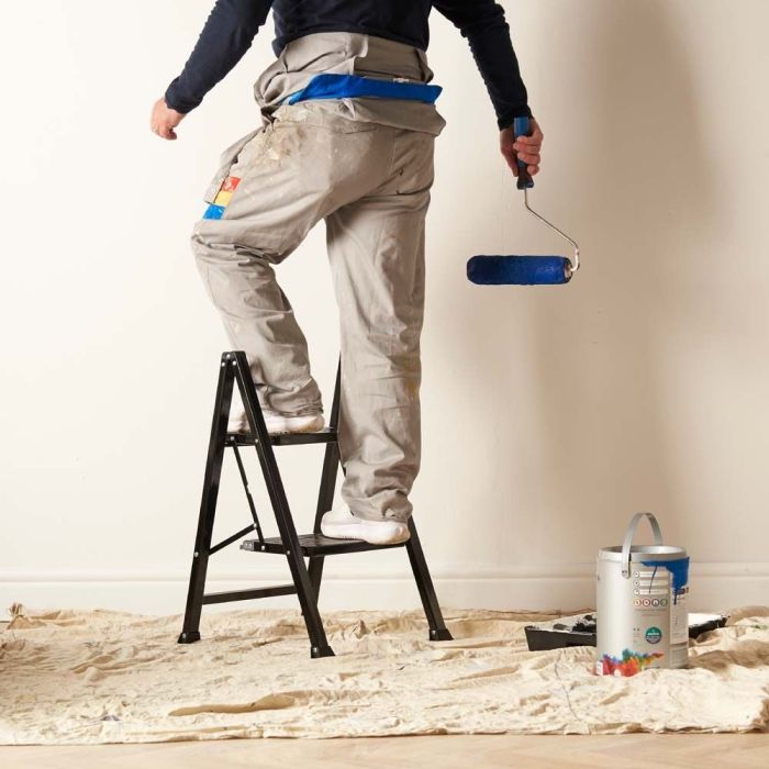 VonHaus kovinska dvostopenjska vitka lestev črna - slika 4