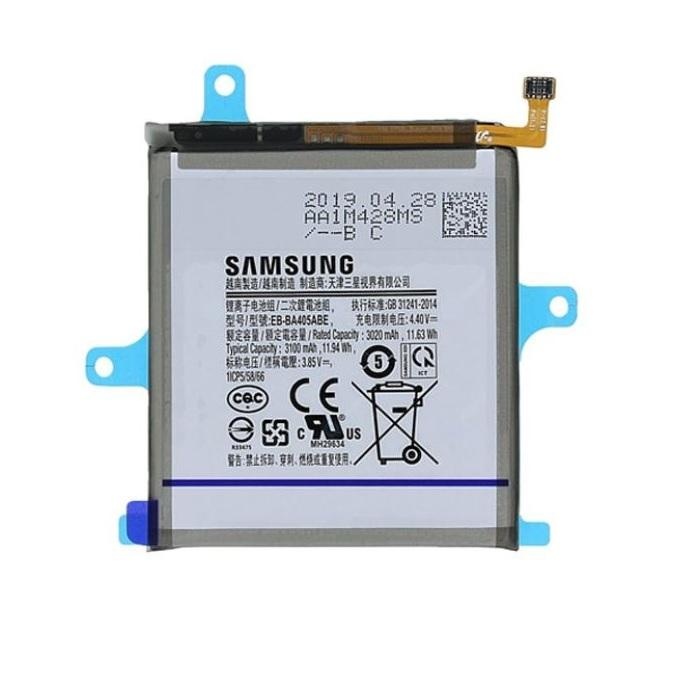 Opis:Originalna baterija proizvajalca SamsungNajsodobnejša tehnologija omogoča veliko ciklov polnjenja in praznjenjaLi-Polymer celice so prijazne okolju, obenem pa zagotavljajo delovanje brez spominskega učinkaTermično stikalo ščiti baterijske celice pred pregrevanjem, prenapolnitvijo in kratkim stikomVisoka kapaciteta baterije, podaljšan čas delovanja pri mirovanju naprave, zelo počasno samopraznjenjeBaterijo polnimo z originalnim ali nadomestnim polnilcemCertifikati CE in ROHSOriginalne oznake:EB-BA405ABEGH82-19582APrimerno za:Samsung:Galaxy A40, SM-A405FLastnosti:Proizvajalec: SamsungVrsta: Li-PolymerNapetost: 3,85 VKapaciteta: 3.100 mAh (11,94 Wh)