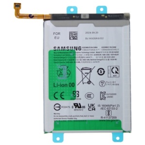 <b>Opis:</b><br><ul><li><b>Originalna baterija proizvajalca Samsung</b></li><li>Najsodobnejša tehnologija omogoča veliko ciklov polnjenja in praznjenja<br></li><li>Li-Ion celice so prijazne okolju, obenem pa zagotavljajo delovanje brez spominskega učinka<br></li><li>Termično stikalo ščiti baterijske celice pred pregrevanjem, prenapolnitvijo in kratkim stikom<br></li><li>Visoka kapaciteta baterije, podaljšan čas delovanja pri mirovanju naprave, zelo počasno samopraznjenje</li><li>Baterijo polnimo z originalnim ali nadomestnim polnilcem</li><li>Certifikati CE in ROHS</li></ul><br><br><p><b>Originalne oznake:</b></p><ul><li>GH82-36145A</li><li>GH82-37053A&nbsp;</li><li>GH82-36255A</li><li>EB-BA166ASE</li><li>EB-BA166ABE</li></ul><br><br><p><b>Primerno za:</b></p><p>Samsung:</p><ul><li>Galaxy A16 5G (SM-A166B, SM-A166B/DS, SM-A166P, SM-A166P/DS, SM-A166E, SM-A166E/DS)</li><li>Galaxy A26 (SM-A266E, SM-A266E/DS, SM-A266E/DSN, SM-A266B, SM-A266B/DS, SM-A266B/DSN, SM-A266U, SM-A266U1)</li><li>Galaxy A17 (SM-A176B, SM-A176B/DS)</li><li>Galaxy A17 (4G SM-A175F, SM-A175F/DS, SM-A175M, SM-A175M/DS, SM-A175F/DSB)</li></ul><br><b>Lastnosti:</b><ul><li>Proizvajalec: Samsung</li><li>Vrsta: Li-Ion</li><li>Napetost: 3,85 V</li><li>Kapaciteta: 4.860 mAh (18,86 Wh)</li></ul><br>