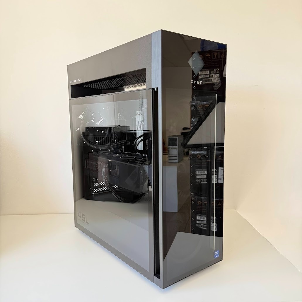 Računalnik HP Omen By Hp 45L Gaming Desktop GT22-3XXX / Core Ultra 9 / RAM 64 GB / SSD Disk - slika 4