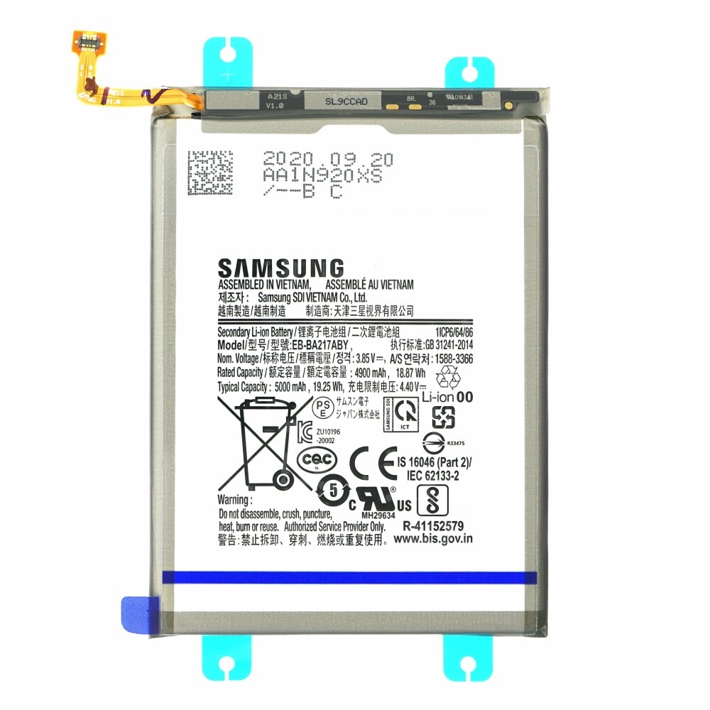Opis:Originalna baterija proizvajalca SamsungNajsodobnejša tehnologija omogoča veliko ciklov polnjenja in praznjenjaLi-Polymer celice so prijazne okolju, obenem pa zagotavljajo delovanje brez spominskega učinkaTermično stikalo ščiti baterijske celice pred pregrevanjem, prenapolnitvijo in kratkim stikomVisoka kapaciteta baterije, podaljšan čas delovanja pri mirovanju naprave, zelo počasno samopraznjenjeBaterijo polnimo z originalnim ali nadomestnim polnilcemCertifikati CE in ROHSOriginalne oznake:EB-BA217ABYGH82-22989APrimerno za:Samsung:Galaxy A21s, Galaxy A21s (2020), Galaxy A12, SM-A217F, SM-A217F/DS, SM-A217F/DSNLastnosti:Proizvajalec: SamsungVrsta: Li-PolymerNapetost: 3,85 VKapaciteta: 5.000 mAh (19,25 Wh)