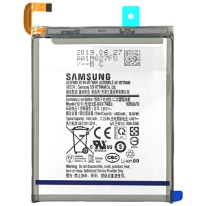 <b>Opis:</b><br><ul><li><b>Originalna baterija proizvajalca Samsung</b><br></li><li>Najsodobnejša tehnologija omogoča veliko ciklov polnjenja in praznjenja<br></li><li>Li-Polymer celice so prijazne okolju, obenem pa zagotavljajo delovanje brez spominskega učinka<br></li><li>Termično stikalo ščiti baterijske celice pred pregrevanjem, prenapolnitvijo in kratkim stikom<br></li><li>Visoka kapaciteta baterije, podaljšan čas delovanja pri mirovanju naprave, zelo počasno samopraznjenje</li><li>Baterijo polnimo z originalnim ali nadomestnim polnilcem</li><li>Certifikati CE in ROHS</li></ul><br><br><p><b>Originalne oznake:</b></p><ul><li>EB-BG977ABU</li><li>GH82-19750A<br></li></ul><br><br><p><b>Primerno za:</b></p><p>Samsung:</p><ul><li>Galaxy S10 5G, SM-G977, SM-G977B, SM-G977N, SM-G977P, SM-G977T, SM-G977U, SM-G977V</li></ul><br><b>Lastnosti:</b><ul><li>Proizvajalec: Samsung</li><li>Vrsta: Li-Polymer</li><li>Napetost: 3,85 V</li><li>Kapaciteta: 4.500 mAh (17,33 Wh)</li></ul><br>