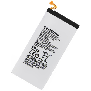 <b>Opis:</b><br><ul><li><b>Originalna baterija proizvajalca Samsung</b><br></li><li>Najsodobnejša tehnologija omogoča veliko ciklov polnjenja in praznjenja<br></li><li>Li-Ion celice so prijazne okolju, obenem pa zagotavljajo delovanje brez spominskega učinka<br></li><li>Termično stikalo ščiti baterijske celice pred pregrevanjem, prenapolnitvijo in kratkim stikom<br></li><li>Visoka kapaciteta baterije, podaljšan čas delovanja pri mirovanju naprave, zelo počasno samopraznjenje<br></li><li>Baterijo polnimo z originalnim ali nadomestnim polnilcem<br></li><li>Certifikati CE in ROHS</li></ul><br><br><p><b>Originalne oznake:</b></p><ul><li>EB-BA700ABE<br></li></ul><br><br><p><b>Primerno za:</b></p><p>Samsung:</p><ul><li>Galaxy A7 (2014), SM-A700, SM-A700F</li></ul><br><b>Lastnosti:</b><ul><li>Proizvajalec: Samsung</li><li>Vrsta: Li-Ion</li><li>Napetost: 3,8 V</li><li>Kapaciteta: 2.600 mAh (9,88 Wh)</li></ul><br>