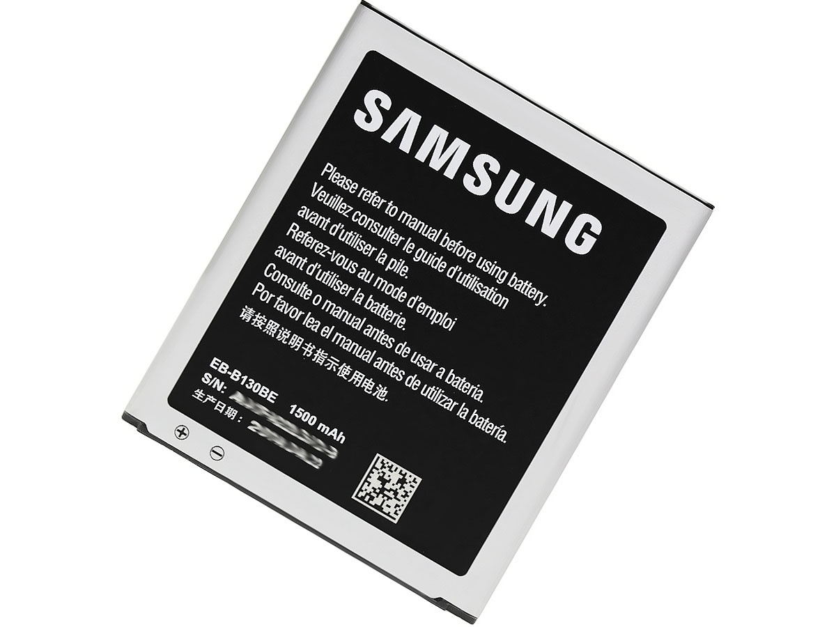 Opis:Originalna baterija proizvajalca SamsungNajsodobnejša tehnologija omogoča veliko ciklov polnjenja in praznjenjaLi-Ion celice so prijazne okolju, obenem pa zagotavljajo delovanje brez spominskega učinkaTermično stikalo ščiti baterijske celice pred pregrevanjem, prenapolnitvijo in kratkim stikomVisoka kapaciteta baterije, podaljšan čas delovanja pri mirovanju naprave, zelo počasno samopraznjenjeBaterijo polnimo z originalnim ali nadomestnim polnilcemCertifikati CE in ROHSOriginalne oznake:EB-BG357BBEPrimerno za:Samsung:Galaxy Ace 4 G357FZ, Galaxy Ace Style G357FZLastnosti:Proizvajalec: SamsungVrsta: Li-IonNapetost: 3,7 VKapaciteta: 1.900 mAh (7,03 Wh)